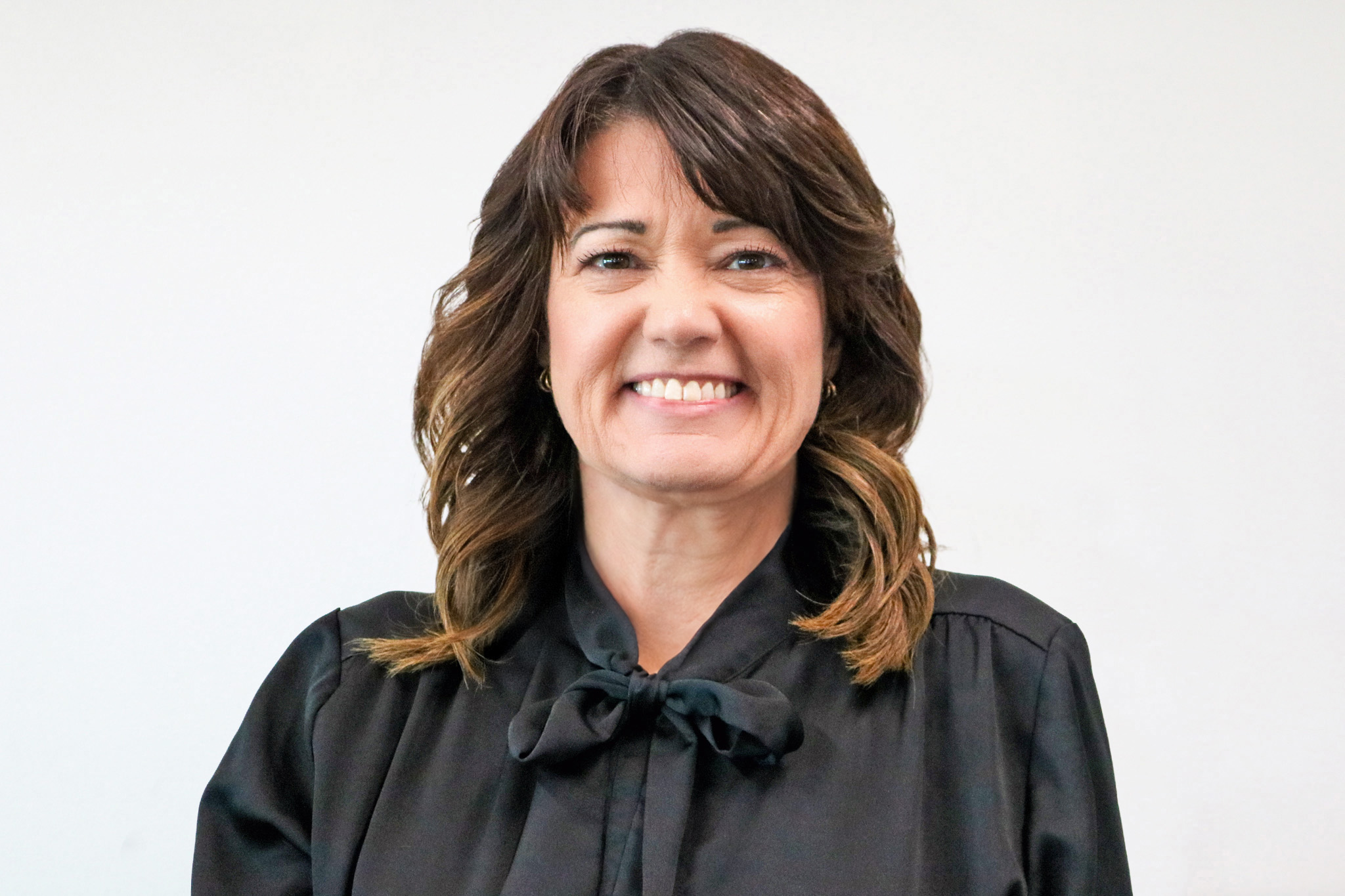 Professional Headshot of Kim Jowell